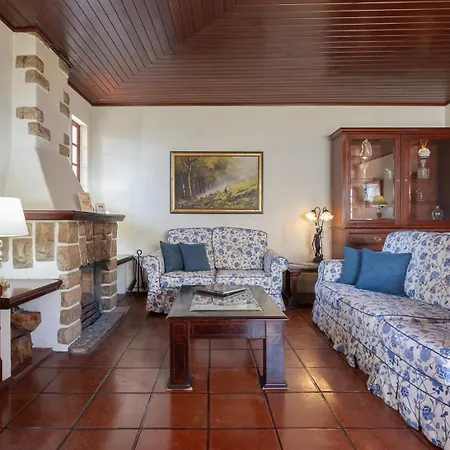 Casa de Férias Charming House And Terrace By Gt House Colares